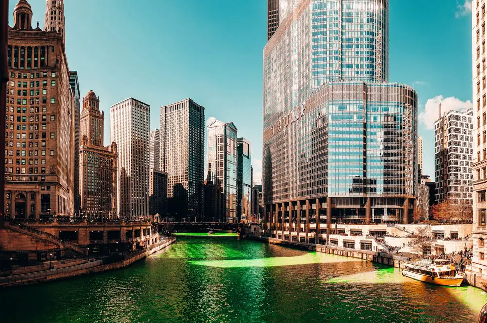River in Chicago turned green for St Patricks day