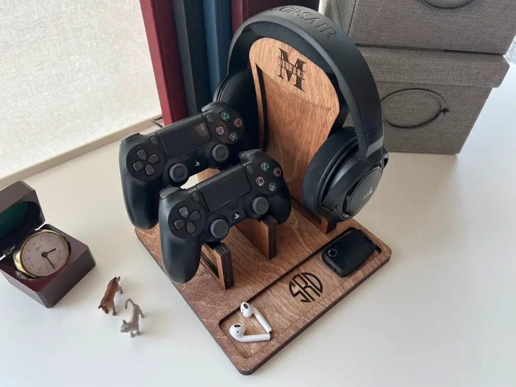 Personalized Controller Stand