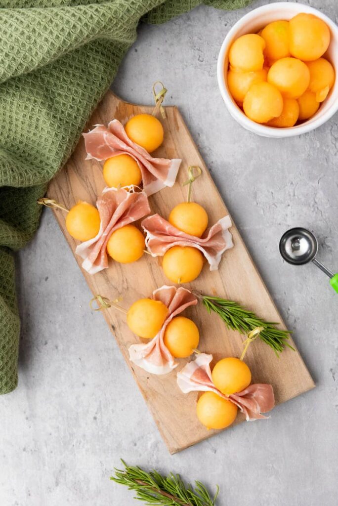 melon prosciutto bites